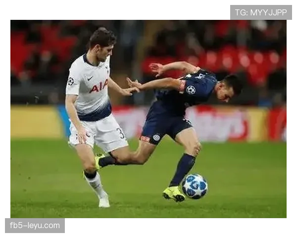 海伦芬创新进攻战术奏效,球队状态回暖表现抢眼 海伦芬创新进攻战术奏效,球队状态回暖表现抢眼