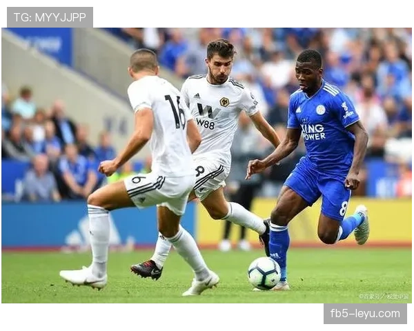 戴维斯进攻威胁指数持续提升,边路突破表现稳健 戴维斯进攻威胁指数持续提升,边路突破表现稳健